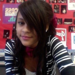 I'm a purple lovin, optimistic, super smiley 16 year old girl who loves to laugh :D :3