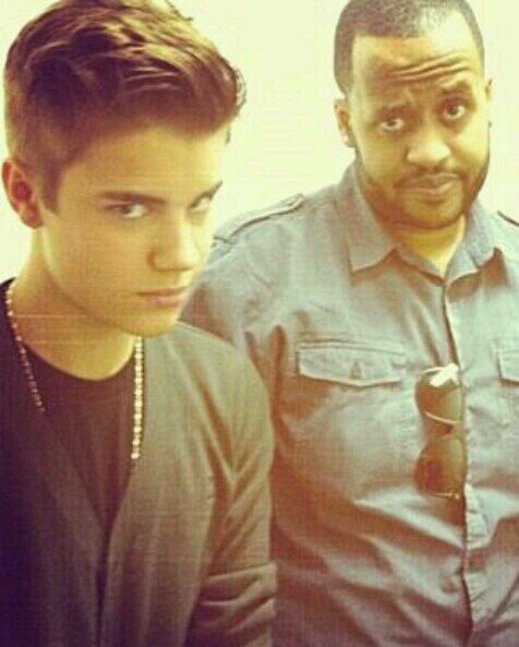 I just gave you a free follow. now go follow @DjamieBieber (NO NEED TO ASK FOR A FOLLOWBACK) SHE FOLLOW BACK INSTANTLY :)