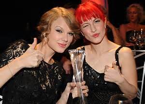 Hayley Williams and Taylor Swift together!! :D Follow me I follow baaaack :D