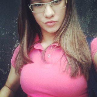 Com a vida eu aprendi que tenho que dar valor a cada segundo, a cada momento, a cada dia, ano, mês aa cada momento em que eu vivo ela.