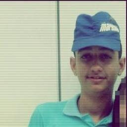 A confiança é uma mulher ingrata, 
Que te beija, e te abraça, te rouba e te mata.