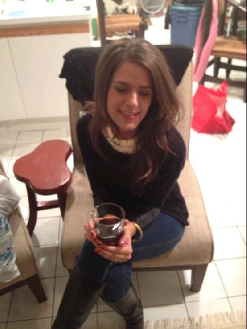 Wine lover - plant eater - hippie at heart                  ♡