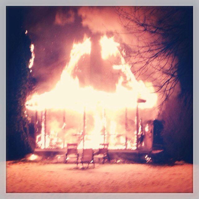 DaRoast's profile picture. DIS HOUSE IS ON FIIIIRRRREEEE! Da kewlest gurlz on campus.....