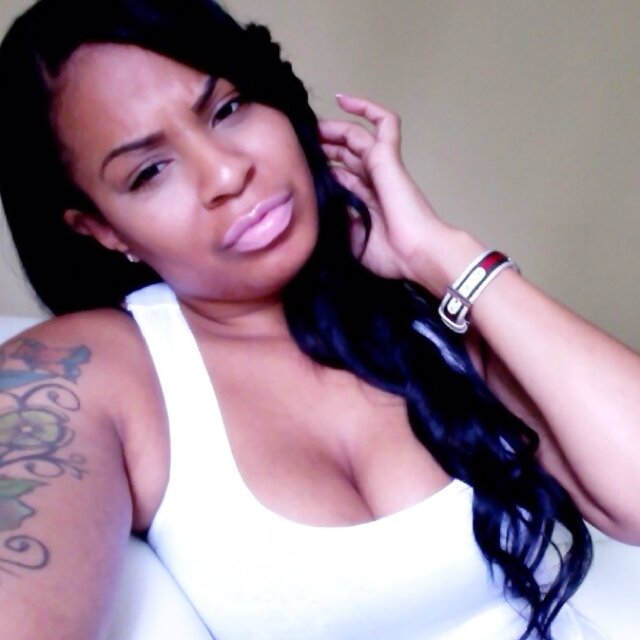 shes_back's profile picture. sweetest bitch you'll ever meet.