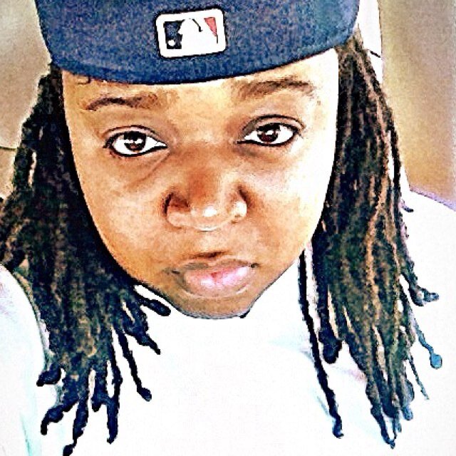 I am whoever i say i am, if i wasnt then y would i say i am❓ Instagram:ayob24⬅ Leo♌ Dreads swang low❗