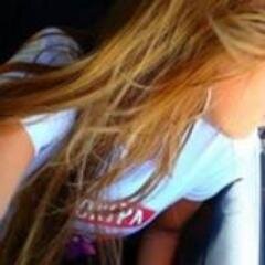 Passa lá & me conheci melhor:

Skype: auriia.roberta  ..  

Ask:http: //ask.fm/auriaroberta ..