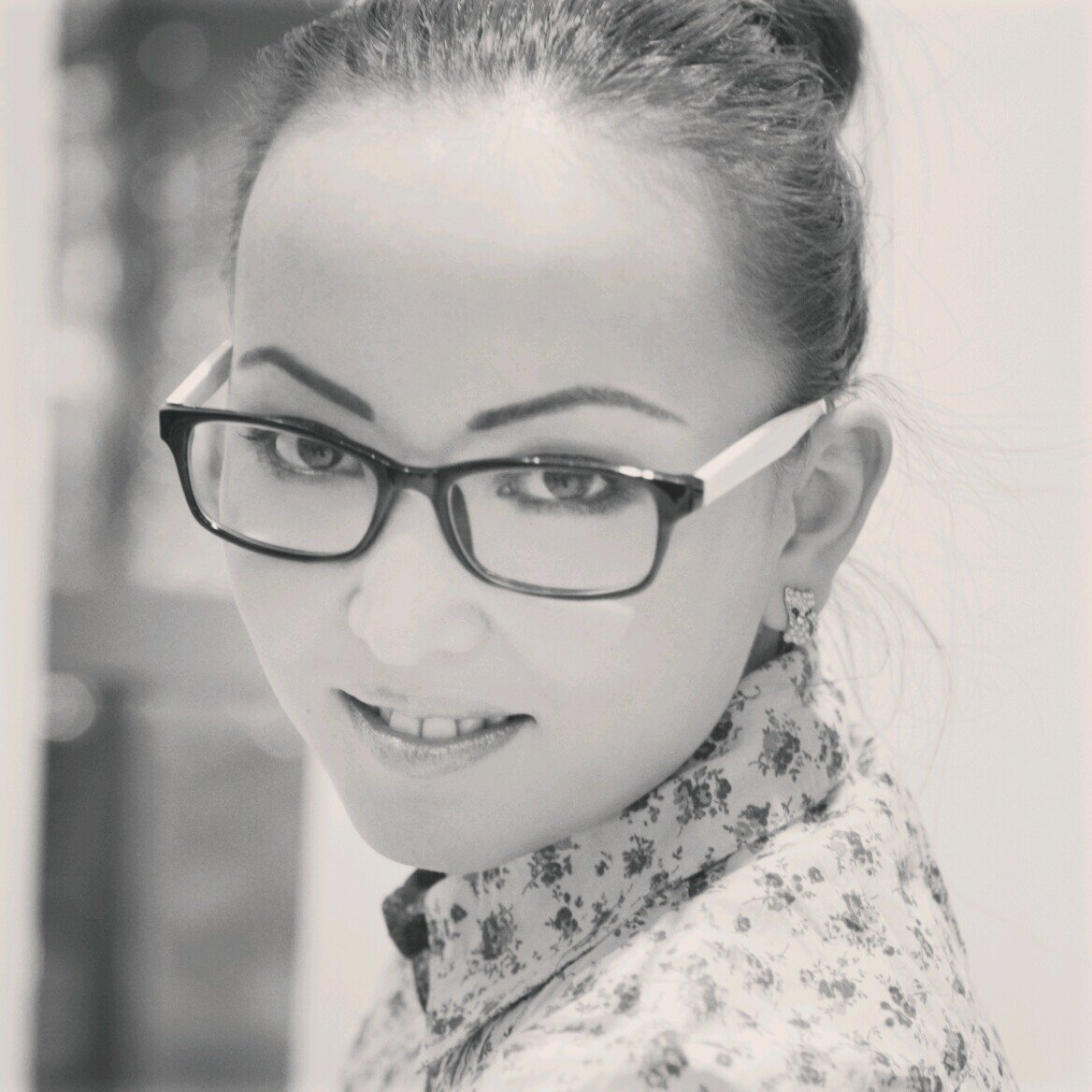 journalist,  TV presenter, blogger and happy lady