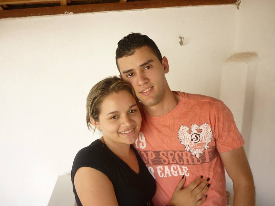 Sou flamenguista, sou fã do Zico, jogo futebol, Em um relacionamento sério com Gabriela Moreira.