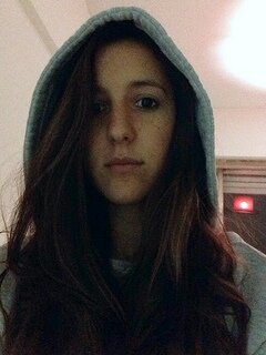 Mi corazon tiene esa mala costumbre de gustarle lo prohibido.