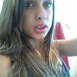 Veem Na ƒé ! ((: Ask: http://t.co/5K315lbEJE //Facebook:http://t.co/QpyqLmeobL