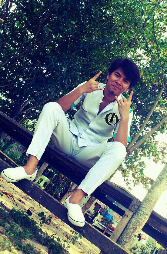 music is my life.  .music make me feel happy. .without  music my life is suck. .follow my fb  @fazdazco de verdazco(mohd fazly yacob) no.+60165825044