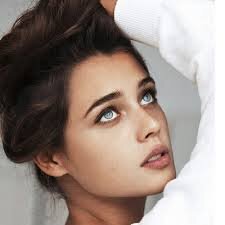 dknyevitaleal's profile picture. El amor hace que su alma salga de su escondite.