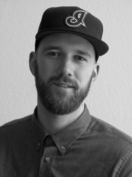 writer/director & tech nerd (4 shorts, 2 series, 1 feature). Curious? 👇My new film 🎥 https://t.co/VJz2llgnE7