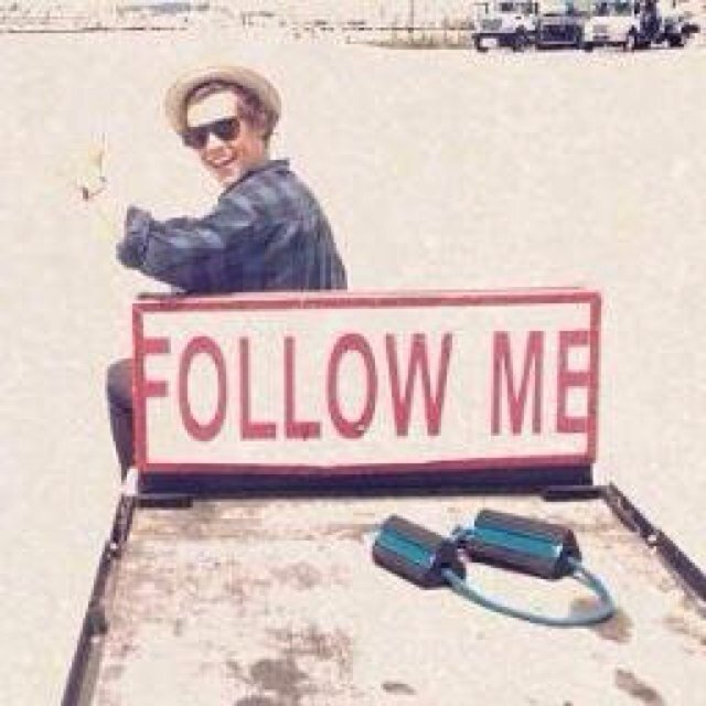 GIVING SOME FREE FOLLOWS SO PLEASEEE GO FOLLOW @lydialane_ lovveee you ask for an instant follow back!!! ILY