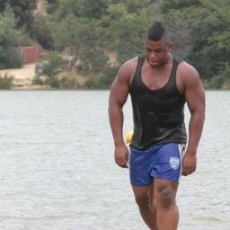 Up and coming rugby star. I'M ME, I DO ME, AND I CHILL #RUGBYLIFE #TeamBringIt #TeamHeat #MotivatedMotivator #NFL #Athlete.
