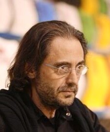 Periodista. 5 años en Radio Barcelona, 30 en RTVE y 6 como director general del BM Ciudad Real y BM Atlético de Madrid. Ahora... en mi isla.