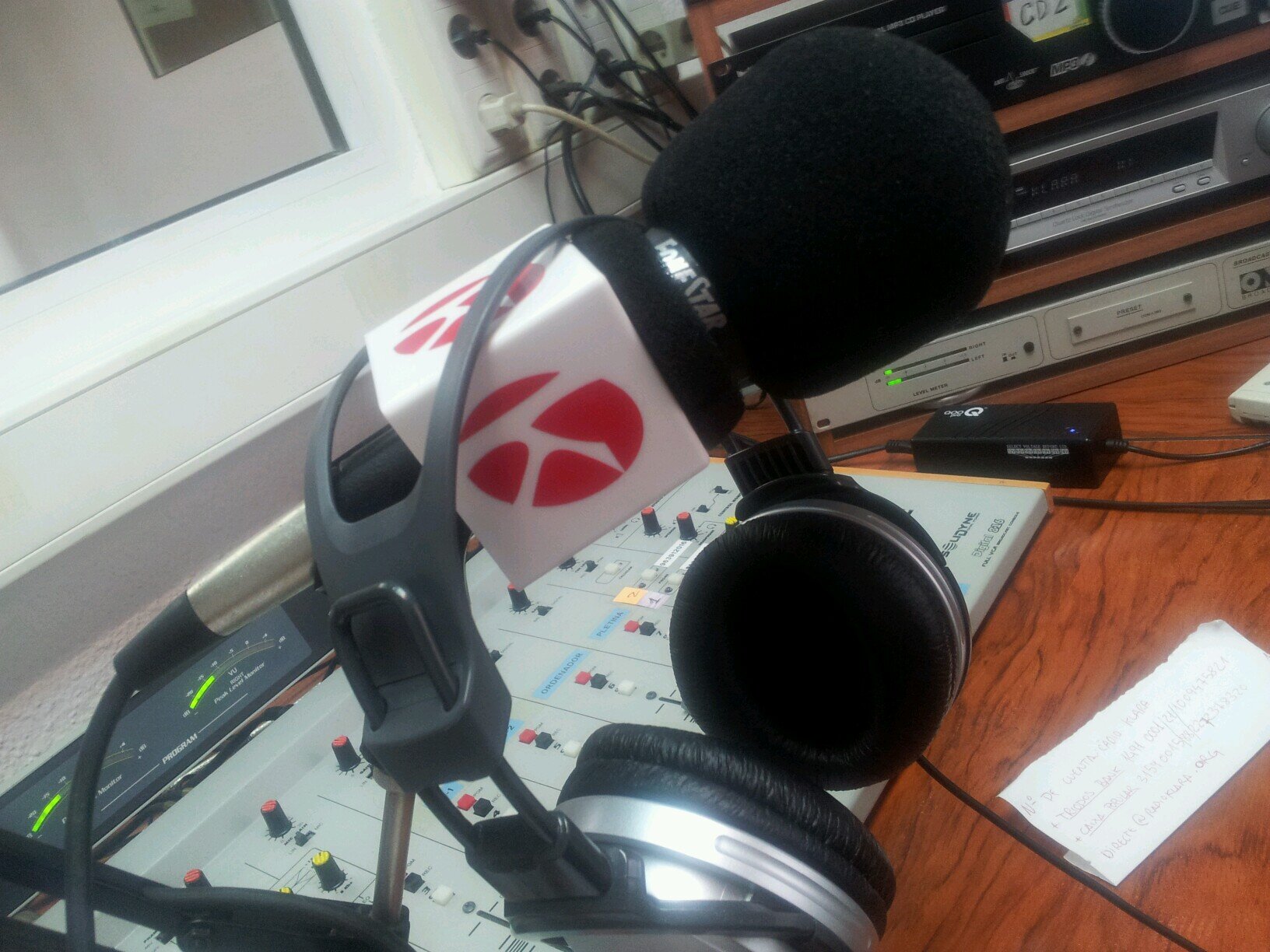 Entre altres coses llicenciat en periodisme
Fent LLIURE DIRECTE a RÀDIO KLARA 104.4FM València https://t.co/qPvwmr3r6j i al Gabinet de Comunicació de CGT PViM