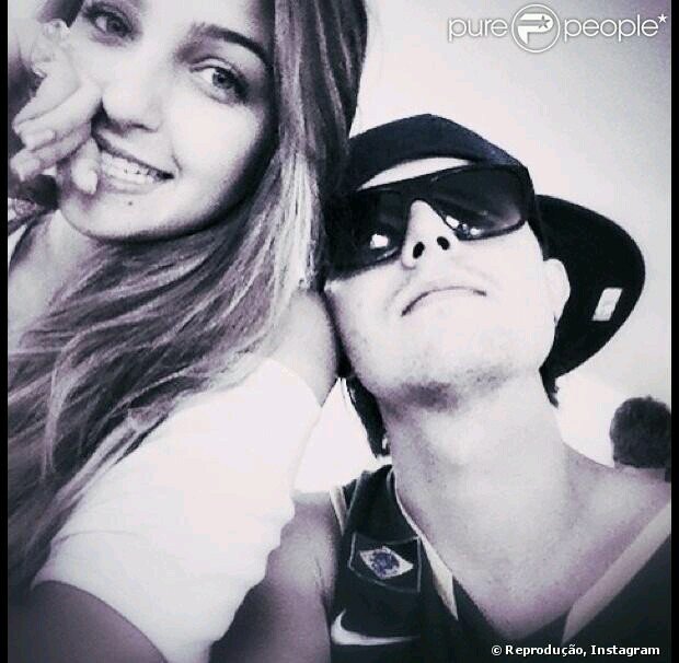 Roubou um sorriso e em seguida meu ♥ Pedro