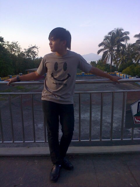 devis_go's profile picture. Filipi 4:13 Segala Perkara Dapat Ku Tanggung di Dalam Dia yg Memberikan Aku Kekuatan. @brigitrompas