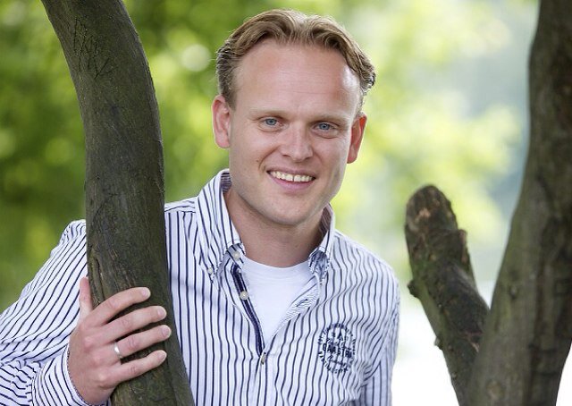 Onafhankelijke assurantieadviseur,wielrenner, voetballer, fan van fc Twente! Tweets op persoonlijke titel!