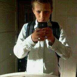 • Tussen de miljoenen tweets, tweet ik de mooiste ! • Retweet wat je leuk of mooi vindt Contact : GinoSaysThat@hotmail.com •