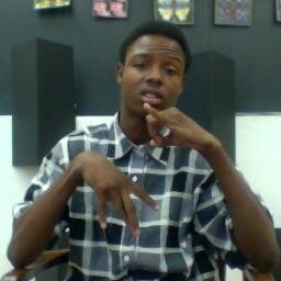 Chilln 1o toes dwn posted on tha block