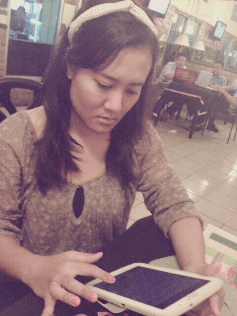 dianroza's profile picture. A mom of two and communication practitioner who loves to laugh and spend her time playing with her lil rascals