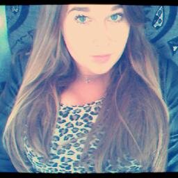 Be a girl with a mind, a bitch with an attitude, and a lady with class. ✌ - broertjee ! ‏@aangenomen_