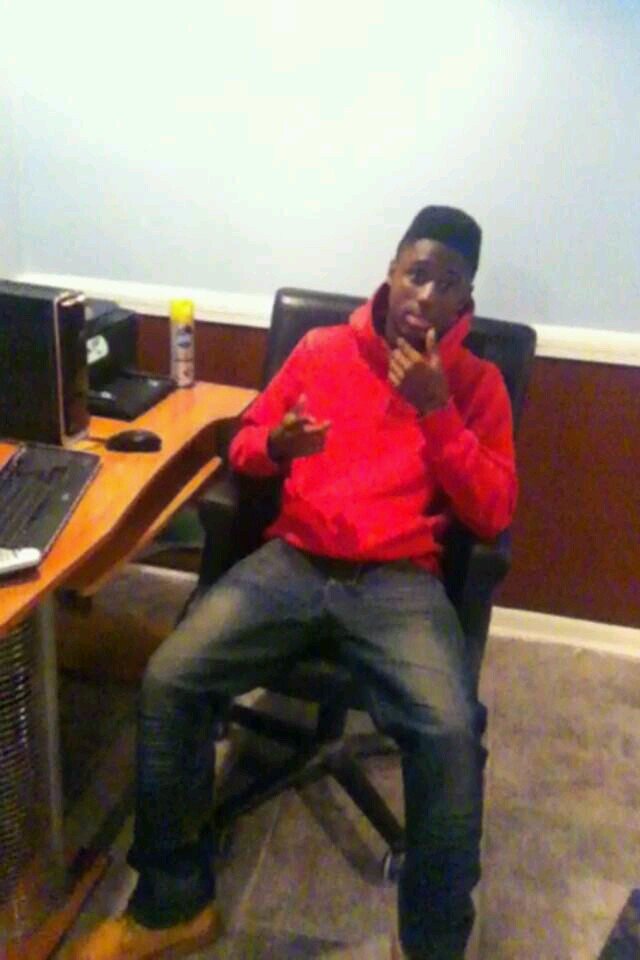 Everyone calls me Gotti|but imma aspiring rapper from Chicago| send all music inquiries to dondinero500@gmail.com|Follow me or Fuck you! #GottiShit