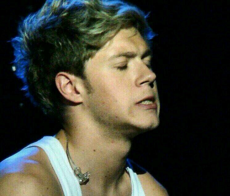 follow @saggynarrytits for pizza and strippers