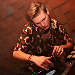 StStereo's profile picture. 