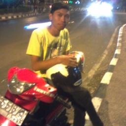 .. kerja kerja .. masa muda di habis kan untuk kerja hadeh :(