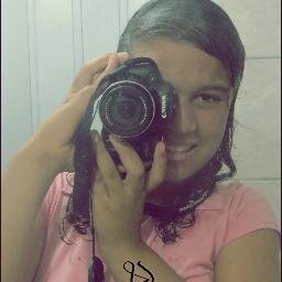 sou uma pessoa q vc pode amar ,mais nao pode esqueser pq dentro de mim existe uma pessoa q nao vai te fazer sofrerrr......