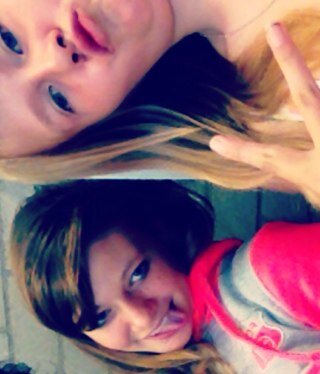 Durf 1 van ons tebreken en we breken jou! ;)

Donya & Demi  BFF love you xxxx