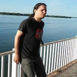 Informatico (Hardware, redes), bajista(de Ripper), guitarrista, cocinero, cervecero, amante de la comida oriental y las pizzas, rockero/metalero...