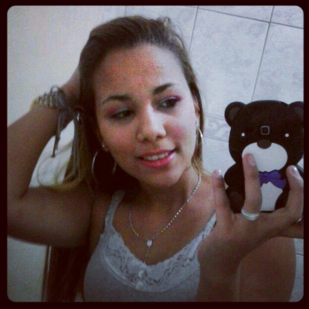 - Linda e Meiga.. prazer essa sou eu..!
