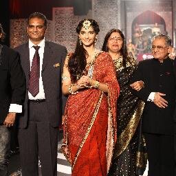 Know about the latest trends of fashion, entertainment and lifestyle to keep yourself updated.