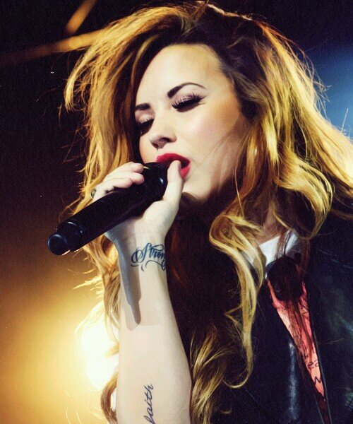 Demetria Devonne Lovato ♡ // Sleeping with Sirens  ♡ // Lana del Rey ♡