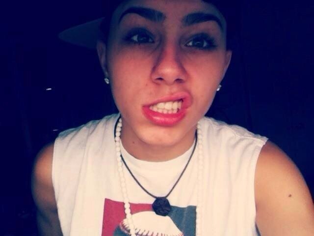 Single,fun,outgoing,chill,dancer/singer & @Roosiiiee is my cutie :)