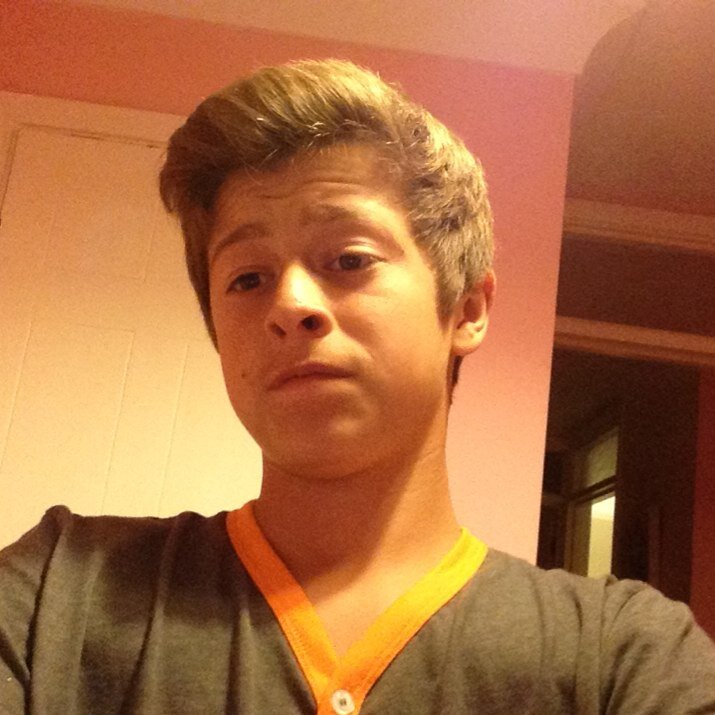 Connorray98's profile picture. Im 15 years in the uk Ar anchor hmu if you want to make a team for ghosts on ps4