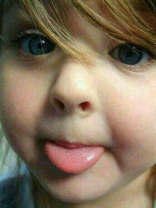 ‏عاشق عاشق بس....