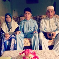 Nazmi (@nazmienasir) 's Twitter Profile