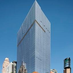 Forty-two stories of sleek, modern architecture for these rental residences in the heart of downtown Chicago. Floor-to-ceiling glass windows + Chicago views.