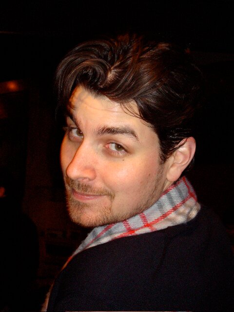communications grad student, home chef, amateur sommelier, sci-fi aficionado, news/politics junkie, music enthusiast, world traveler