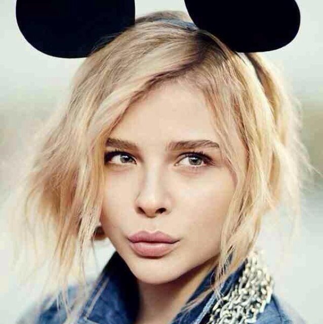 Hi guys new accont follow for more info and pictures on this perfect actress @ChloeGMoretz