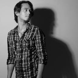 Die-Welt-von.seinem-Schreibtisch-aus-Retter a.k.a. Schreiberling, Musiker, Schauspieler, Sprecher, Slammer und Lektor