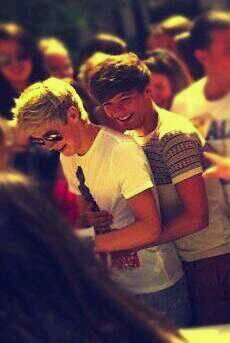 ¦¦Larry is real go fuck a duck if you hate me for believing in love¦¦ #PENNISHLEY