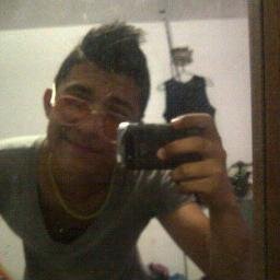 mi felicidad esta resumida en @Nengo_Flow♥.