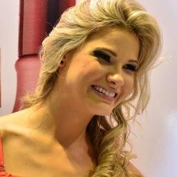 23/07/13  ✌ Fc Andressa Suita ,Fã Da Loira Coxuda Da Mulher Maravilha,Da Barbie.