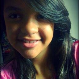 Sou uma menina..muito legal l... amo One Direction d++  e slaa mais oq amo minha familia e meus amigooos e n os trocaria por nd e nenhum bem material ;p ^_^